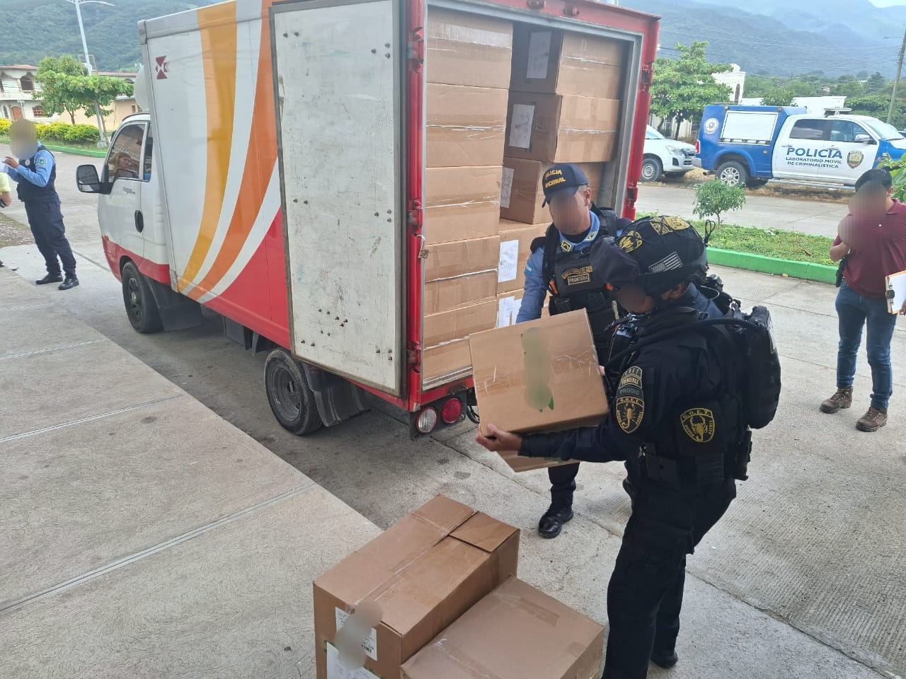 Policías Fronterizos arrestaron  en Ocotepeque a guatemalteco que ocultó en documentos aduaneros el valor real de una carga millonaria de medicamentos ilegales